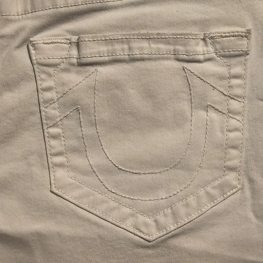 True Religion Maisie High Rise Short White Denim Cut Off Raw Hem‎ 31 205788